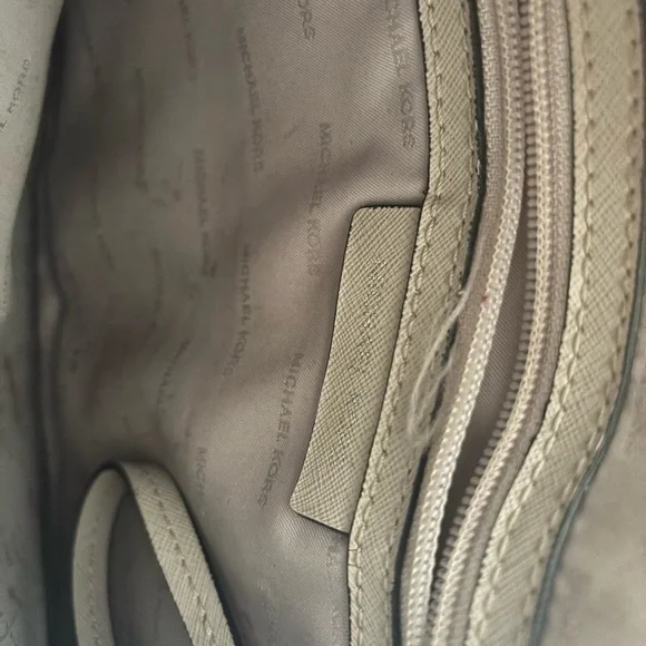 Michael Kors Mercer Grommeted Large Leather Tote - Picture 5 of 7